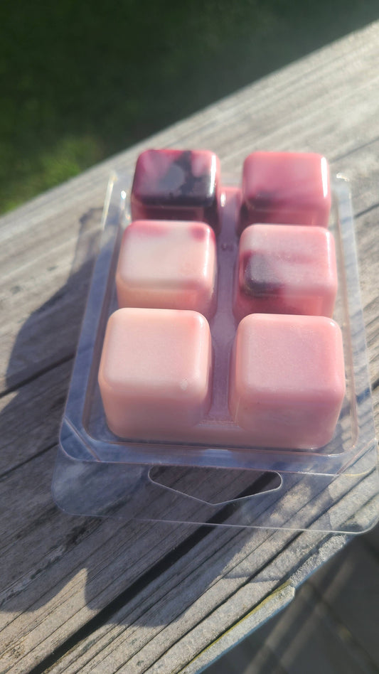 Swirled 2.5 oz wax melt cranberry